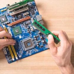 7 Penyebab Motherboard Laptop Rusak dan Cara Mengatasinya